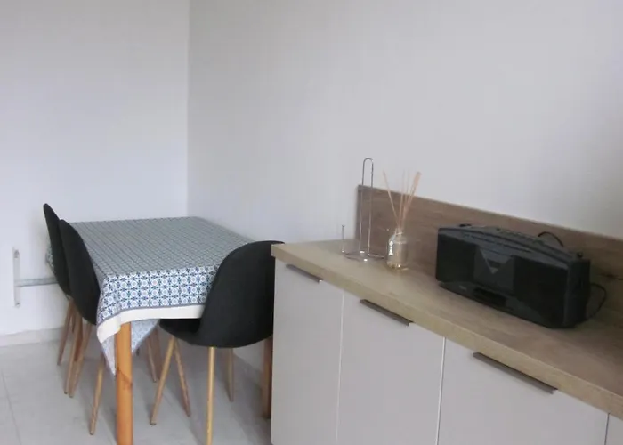 Douillet Place Paoli *